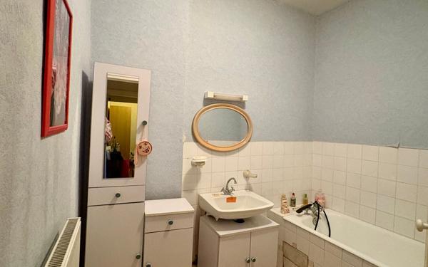 Maison à vendre    3 pièces •  Bélâbre