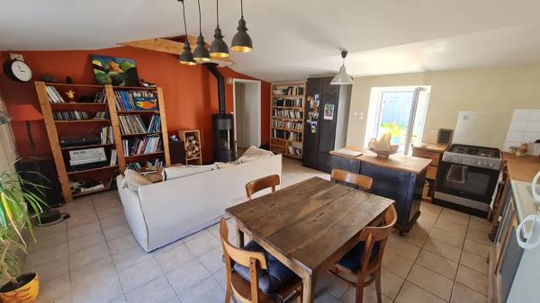 Maison de plain pied rénovée proche du bourg
