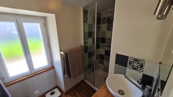 Maison de plain pied rénovée proche du bourg
