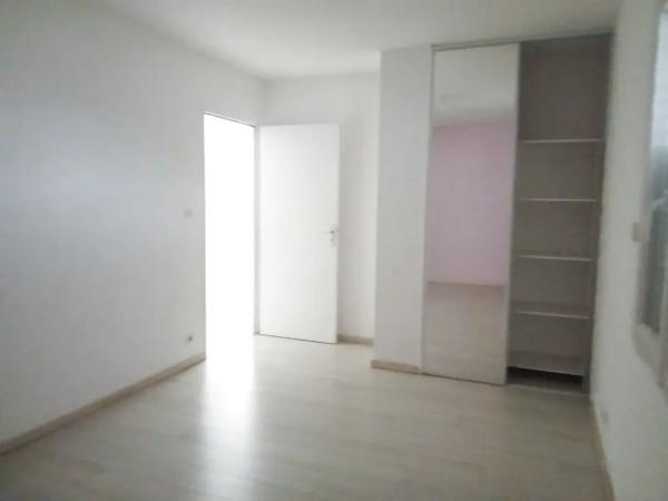 Maison familiale de plain-pied, économique et au calme ! Rou