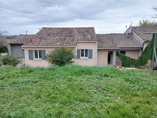 Maison de plain-pied + terrain clos à Roullet-Saint-Estèphe