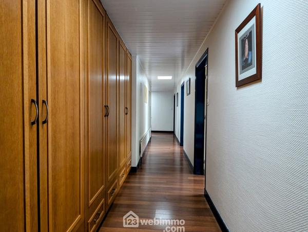 Maison d'architecte 234 m² à Carhaix-Plouguer 29270