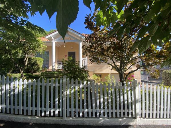 ARCACHON - ABATILLES ! Maison 9 pièces de 175 m2, piscine, garage, parcelle 745 m2 !