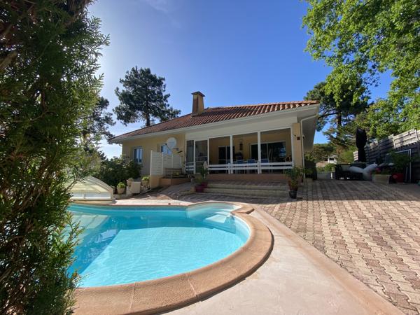 ARCACHON - ABATILLES ! Maison 9 pièces de 175 m2, piscine, garage, parcelle 745 m2 !