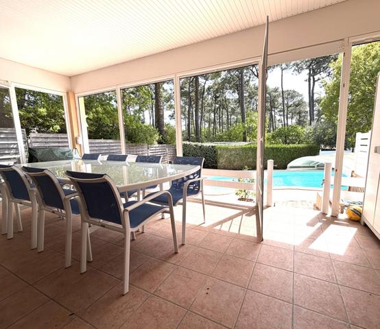 ARCACHON - ABATILLES ! Maison 9 pièces de 175 m2, piscine, garage, parcelle 745 m2 !