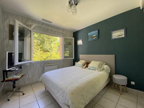 ARCACHON - ABATILLES ! Maison 9 pièces de 175 m2, piscine, garage, parcelle 745 m2 !