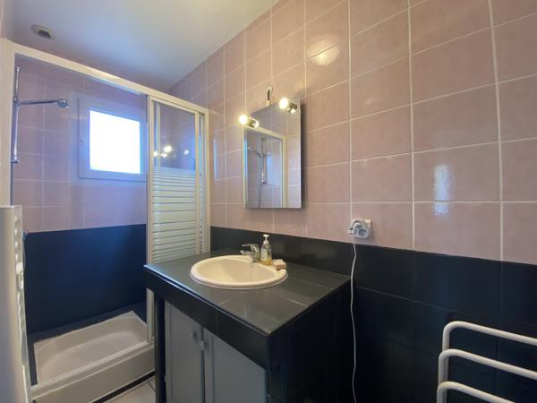 ARCACHON - ABATILLES ! Maison 9 pièces de 175 m2, piscine, garage, parcelle 745 m2 !