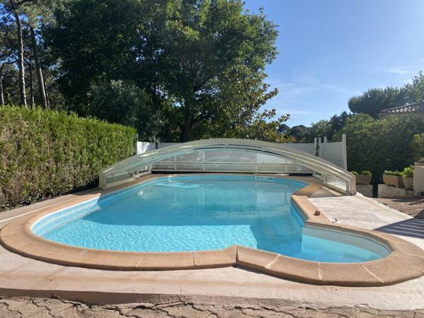ARCACHON - ABATILLES ! Maison 9 pièces de 175 m2, piscine, garage, parcelle 745 m2 !