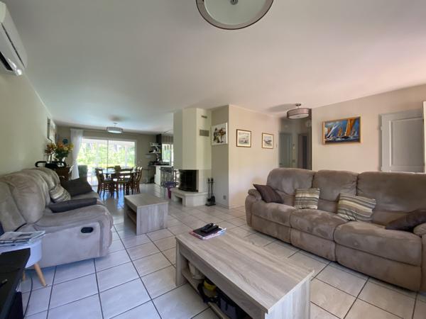 ARCACHON - ABATILLES ! Maison 9 pièces de 175 m2, piscine, garage, parcelle 745 m2 !