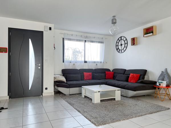 Maison en Exclusivité à Verrières-en-Anjou de 3 chambres avec jardin