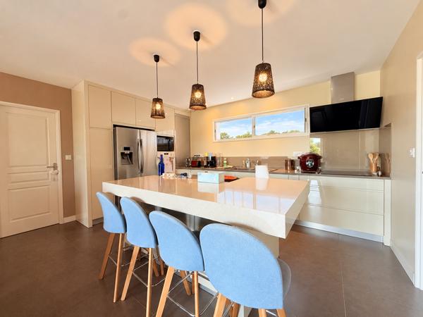 Maison contemporaine 4 chambres dans quartier résidentiel