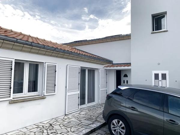 Maison rénovée 5 Chambres 185 M2