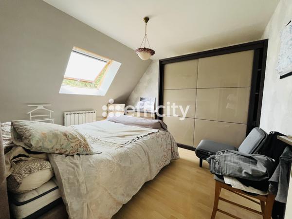 Maison
         5 pièces
        - 138 m² 258 750 € *
