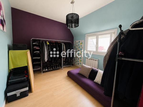 Maison
         5 pièces
        - 138 m² 258 750 € *