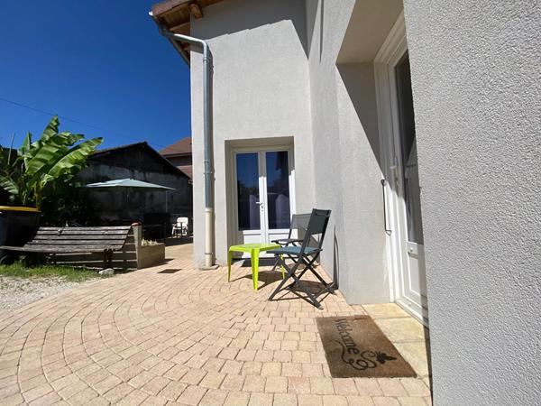 Charmante maison de village d'environ 140 m² avec cour intime.