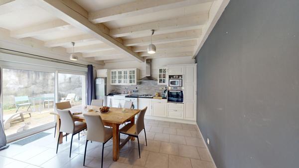 Charmante maison de village d'environ 140 m² avec cour intime.