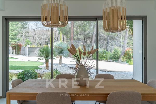 Aix-en-Provence – Villa contemporaine neuve de 220 m2 , 4. chambres, avec vue panoramique exception