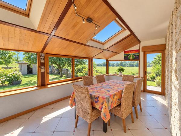 LANGUIDIC - PROPRIÉTÉ DE CARACTÈRE DE 242 M² AVEC GÎTES, GRANGE AMENAGEABLE  SUR 3 760 M² DE TERRAIN (220 m2 au sol encore aménageable)