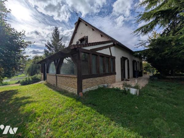 Maison T6 d'environ 196m² - sous-sol - jardin clo