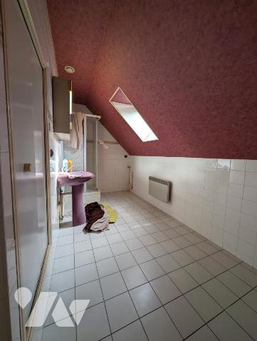 Maison T6 d'environ 196m² - sous-sol - jardin clo