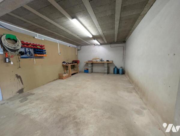 Maison T6 d'environ 196m² - sous-sol - jardin clo