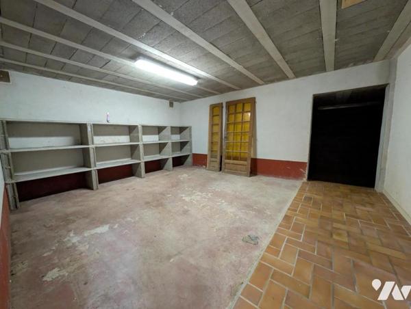 Maison T6 d'environ 196m² - sous-sol - jardin clo