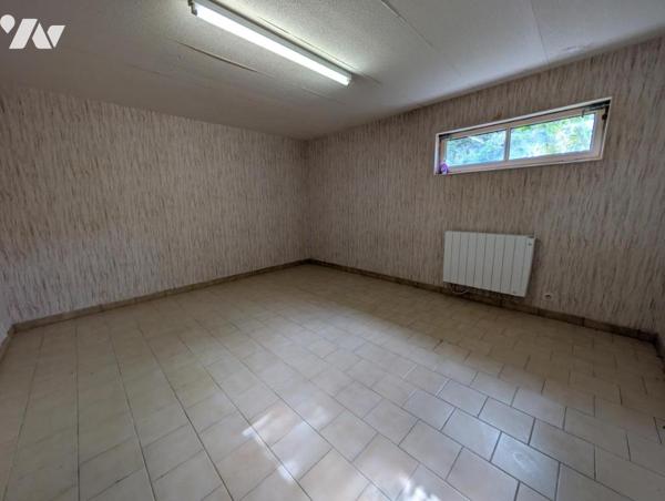 Maison T6 d'environ 196m² - sous-sol - jardin clo