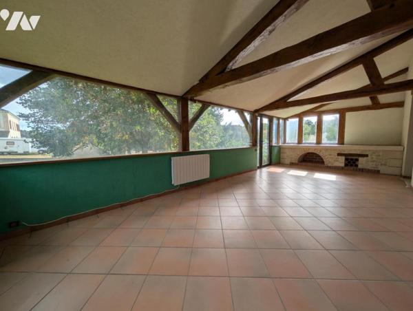 Maison T6 d'environ 196m² - sous-sol - jardin clo