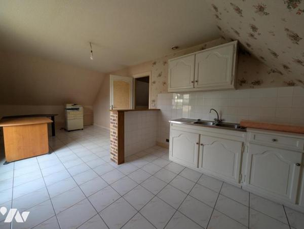 Maison T6 d'environ 196m² - sous-sol - jardin clo