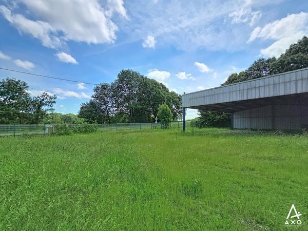 Ensemble immobilier - Maison / parc auto / atelier