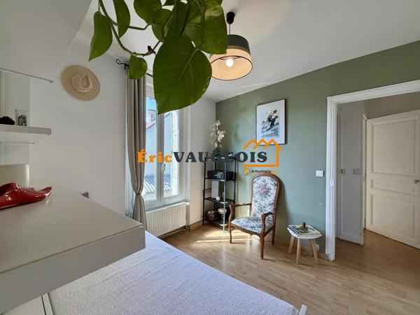 Vente                                                      Maison
                        
                     4 pièces                      118 m2                     à Coulommiers
