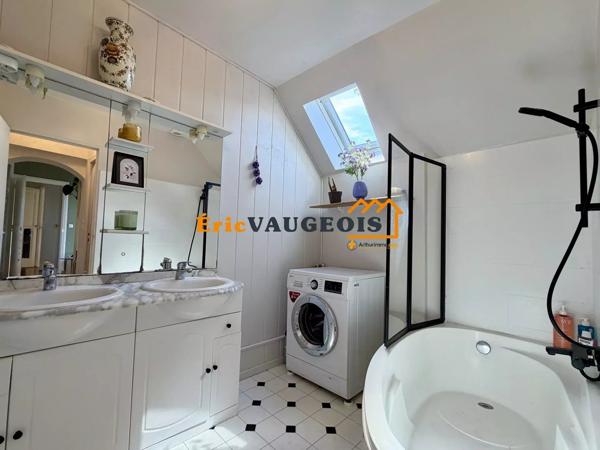 Vente                                                      Maison
                        
                     4 pièces                      118 m2                     à Coulommiers