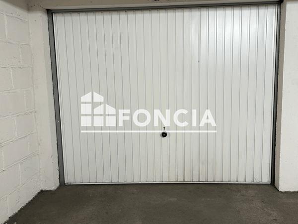 Location Parking 12 m² - 19 AVENUE DE PARIS Orleans 45000