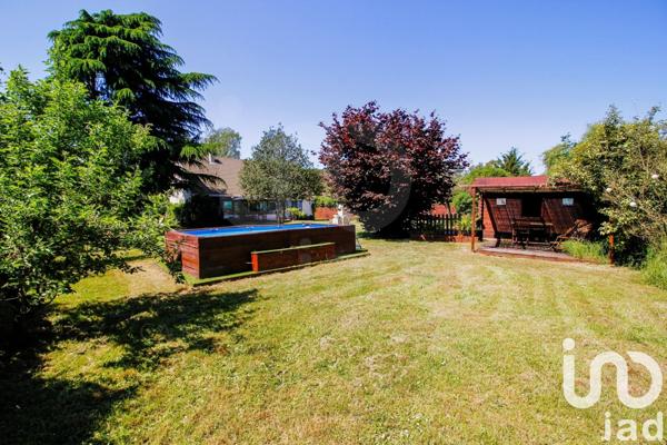 Maison 5 pièces de 136 m² à Bréval (78980)