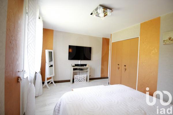 Maison 5 pièces de 136 m² à Bréval (78980)