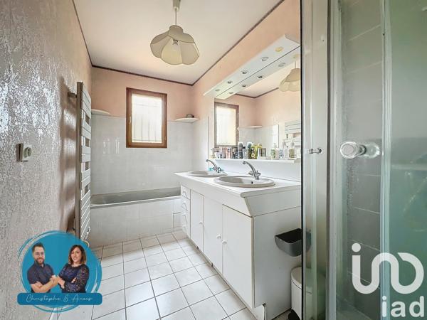 Maison 4 pièces de 91 m² à Tremblay-les-Villages (28170)