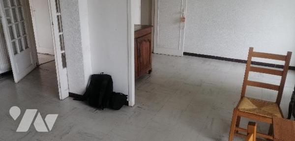 Appartement T3/4 de 72m2 (Carrez) avec son grand balcon dans le quartier du Roy d'Espagne (8e)