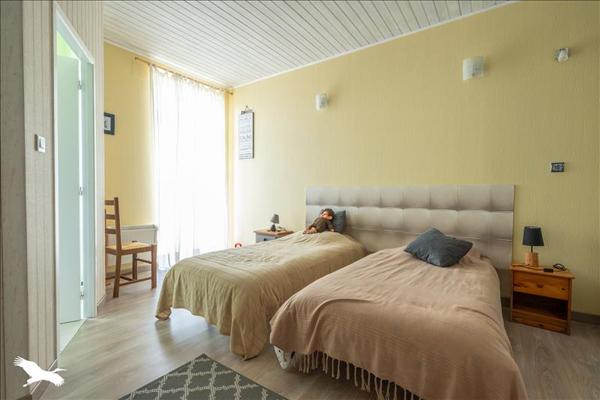 Maison à vendre |  Saint-Pierre-d'Oléron |  6 pièces | 202 m²