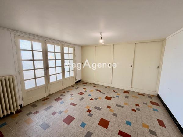 Maison à PARON, 89100 - 8 pièces 141m²