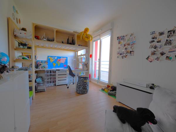 A VENDRE - APPARTEMENT  3 PIECES - 60m²  -  ROMAINVILLE
