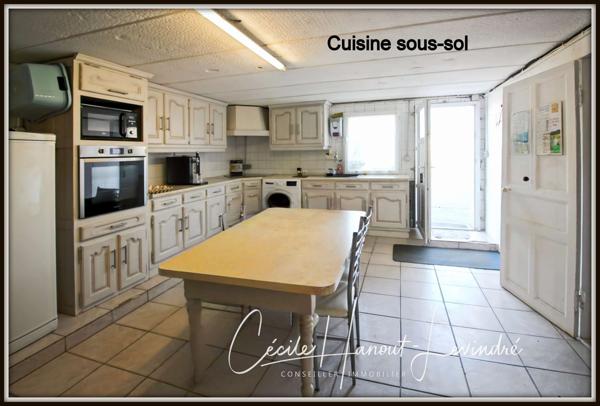 Pontorson (50170) Entre Pontorson et Antrain. (Sacey) Pavillon 1993 sur sous-sol - 132 M² - 4 Chambres - Terrain: 1.038 M².