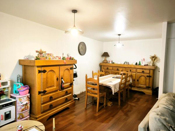 Fond de commerce et murs (magasin + appartement)