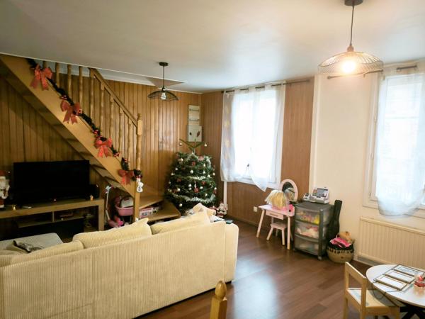 Fond de commerce et murs (magasin + appartement)