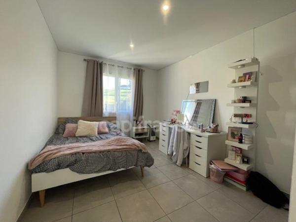 Maison plain pied à vendre 5 pièces JUGEALS NAZARETH