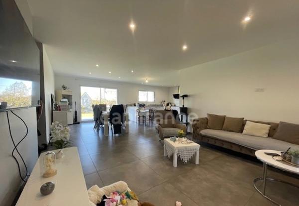 Maison plain pied à vendre 5 pièces JUGEALS NAZARETH