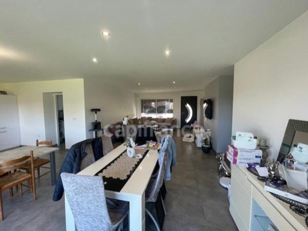 Maison plain pied à vendre 5 pièces JUGEALS NAZARETH