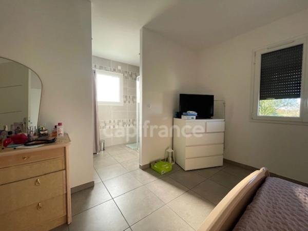 Maison plain pied à vendre 5 pièces JUGEALS NAZARETH