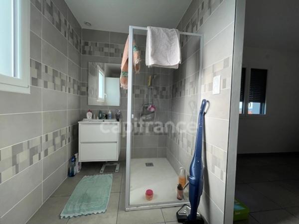 Maison plain pied à vendre 5 pièces JUGEALS NAZARETH