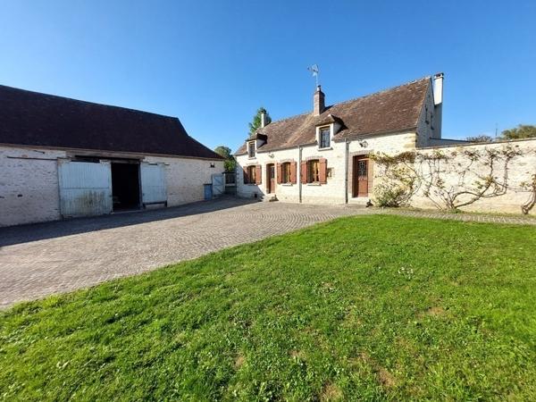 Longueville, maison en pierre, rénovée, 3 chambres plus dépendances