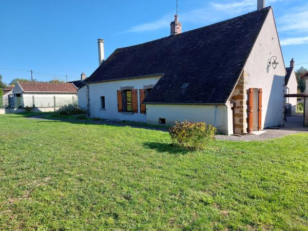 Longueville, maison en pierre, rénovée, 3 chambres plus dépendances